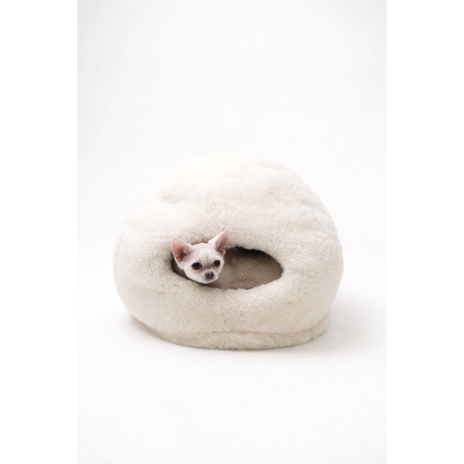 Natural Sheepskin Nest Bed — White