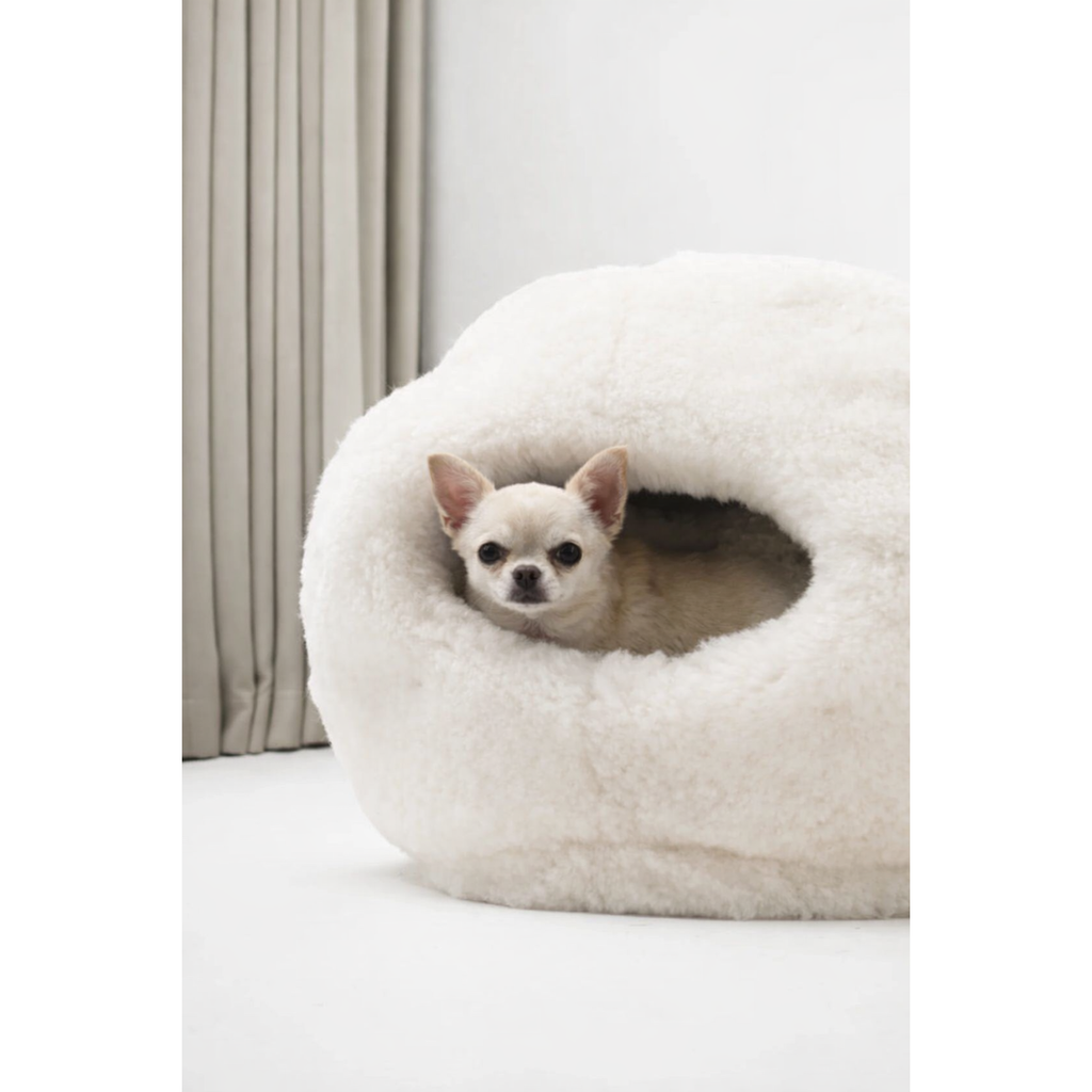 Natural Sheepskin Nest Bed — White